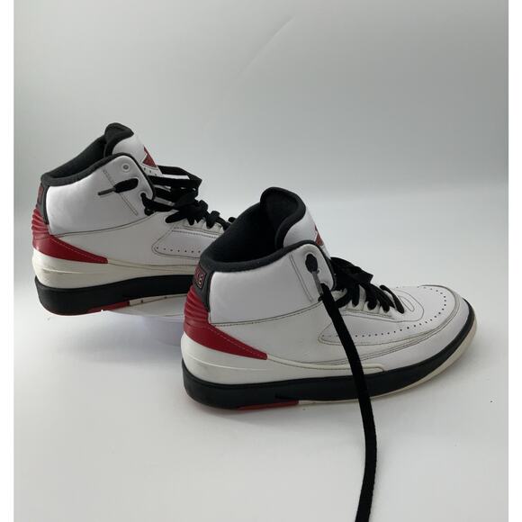 Air Jordan 2 Retro GS 'Chicago' (Size 7Y) - Picture 1 of 7